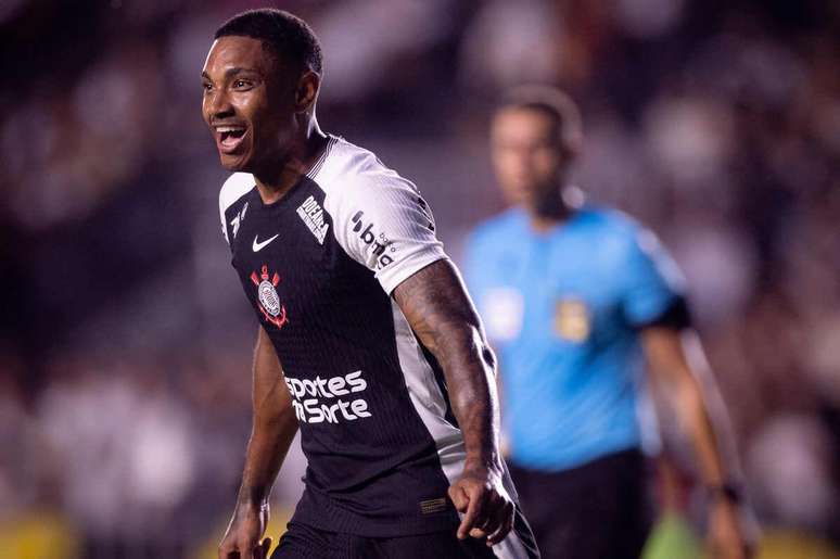 Vitinho em campo pelo Corinthians –
