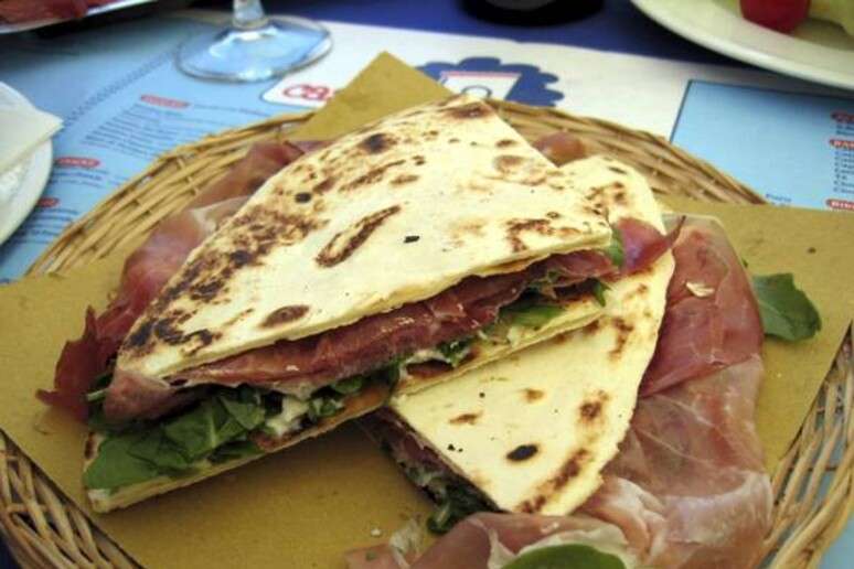 Piadina romagnola é um clássico da região da Emilia-Romagna