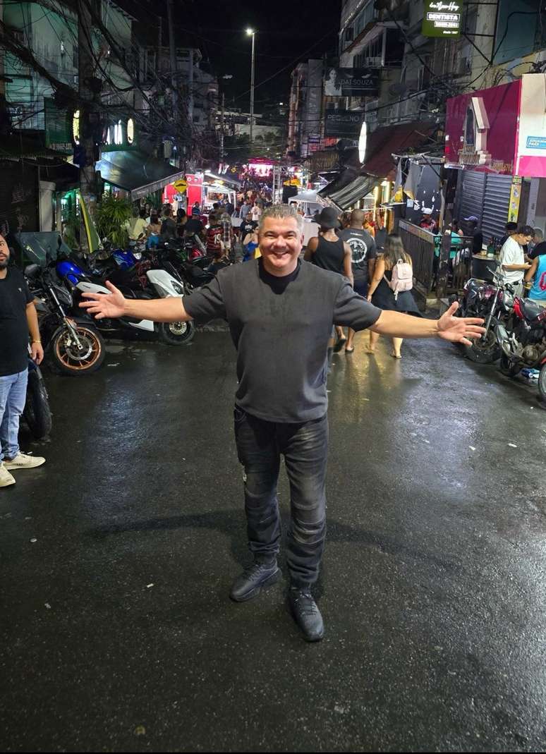 Escola de inglês do empresário Leo Reis é reconhecida nos Estados Unidos. Agora ele quer o modelo pedagógico acessado pelas favelas.