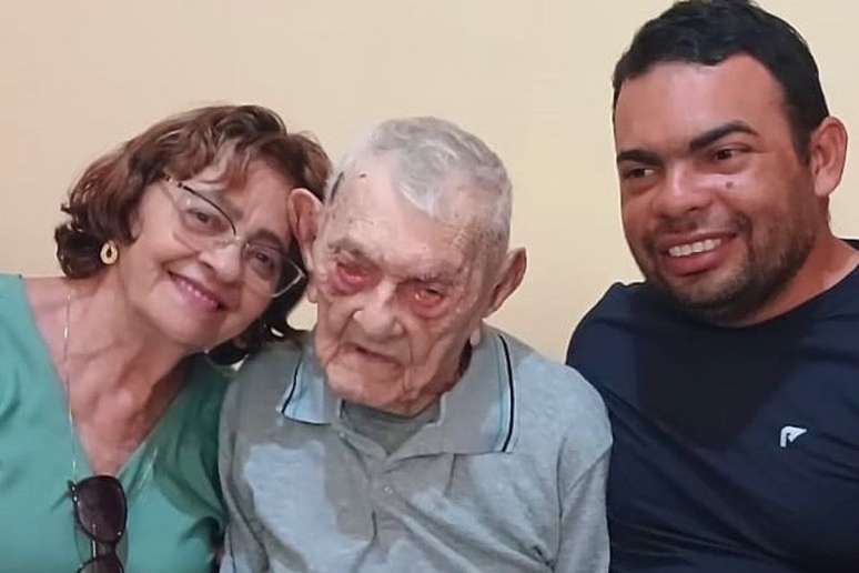 João Marinho Neto ao lado da família