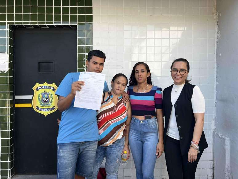 Anderson Gabriel da Silva, de 25 anos, passou dez meses preso injustamente no lugar de acusado de homicídio com mesmo nome