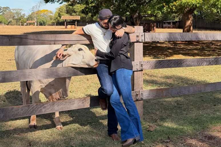 Zé Felipe e Ana Castela apareceram juntinhos em foto no Instagram