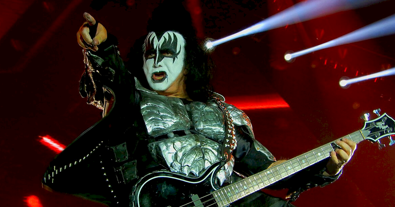 Gene Simmons, do KISS, sobrevive a acidente e manda recado direto aos fãs