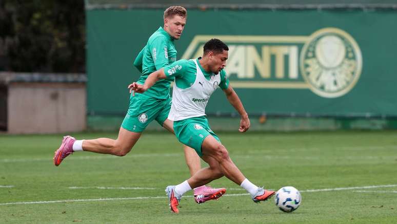 Vitor Roque é uma das ausências para o duelo –