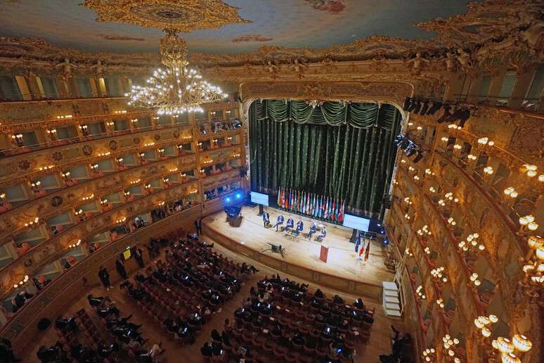 Venezi causou polêmica por sua proximidade com governo Meloni