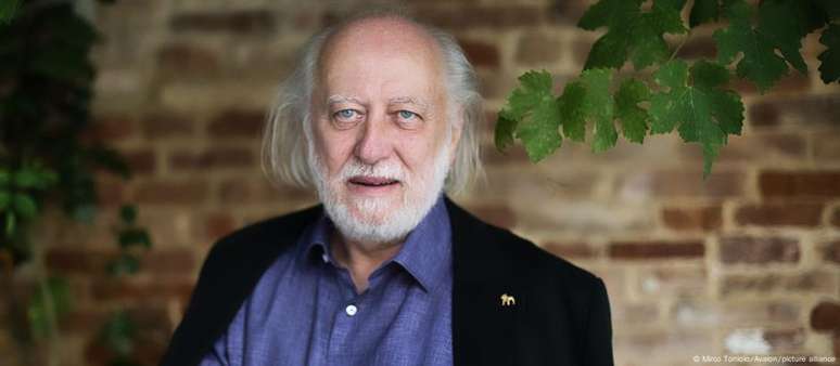 "Sátántangó" é a única obra do escritor húngaro László Krasznahorkai publicada no Brasil