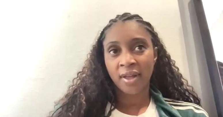 Lays sofreu ataques racistas e xenofóbicos de uma irlandesa, que mandou ela 'voltar para a África'