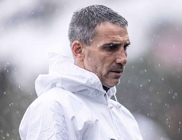 Vojvoda terá uma semana para preparar o Santos para o clássico –