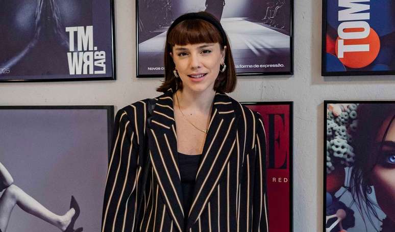 Alice Wegmann disse no podcast Embrulha sem Roteiro que novela da Globo foi um fracasso: "Eu já fiz uma novela sem pé nem cabeça. E fiz a personagem que me fez a grande virada de chave na minha carreira.".