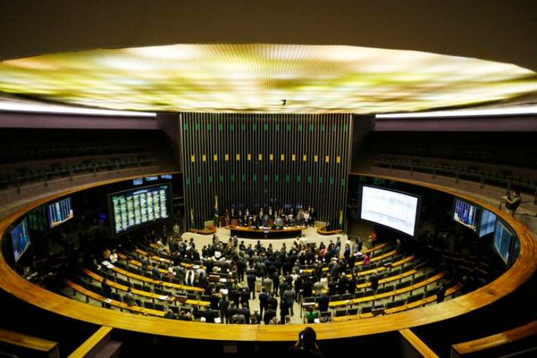 Câmara derrubou MP 1303 do governo, com 251 votos contra 193