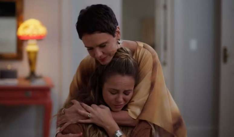 Quem matou Odete Roitman na novela 'Vale Tudo'? Celina (Malu Galli) confessa ter matadomrimça para salvar Heleninha.