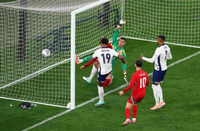 Inlglaterra vence o País de Gales por 3 a 0, em Wembley –