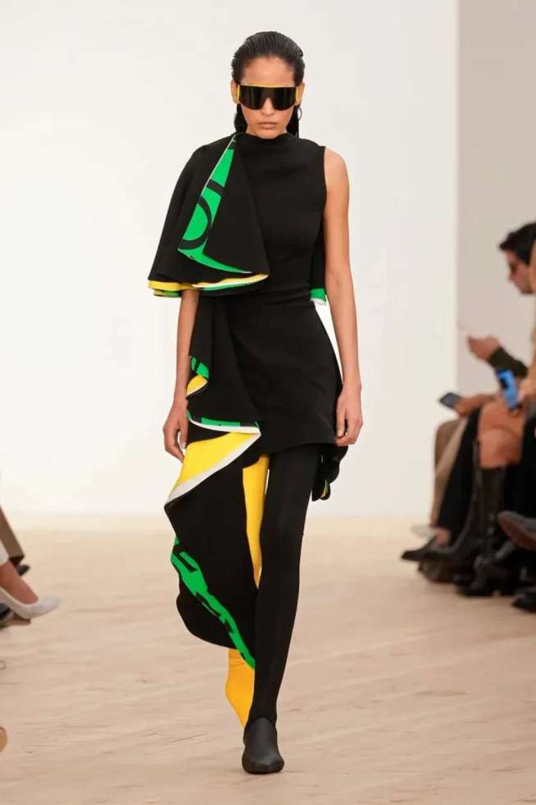 Luana Guimarães no desfile da Loewe (Foto; Divulgação)