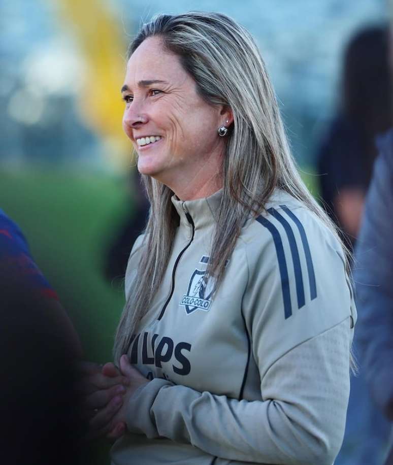 Treinadora do Colo-Colo, Tatiele Silveira, pode ultrapassar recorde de Jorge Jesus