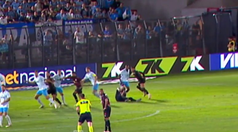 CBF divulga áudios do VAR sobre lance polêmico de Bragantino x Grêmio; árbitros confirmam soco de Kannemann em Pedro Henrique