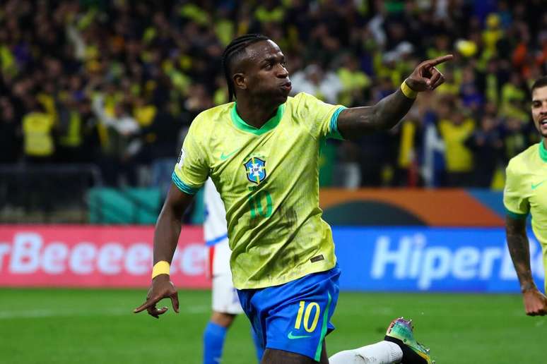 Vinicius Júnior (Brasil) celebrando seu gol contra o Paraguai, no dia 10.06.2025 