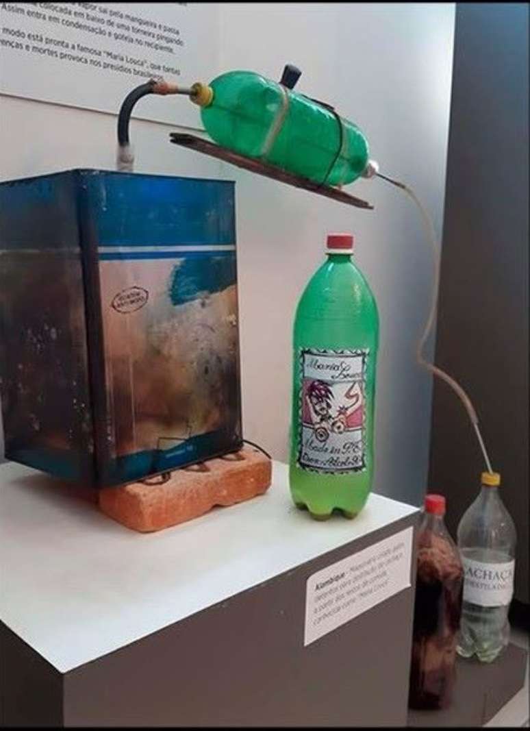 Equipamento improvisado para produzir Maria Louca em exposição no acervo do Museu do Crime em São Paulo. 