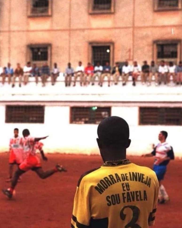 Nego Marcos no Carandiru. Fabricação e venda de Maria Louca no pavilhão 8 gerava renda enviada à família.