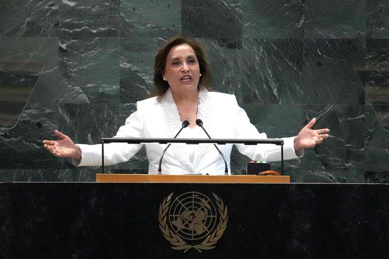 Parlamento do Peru aprova destituição de Boluarte