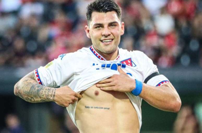 Jogador não conteve as lágrimas após balançar as redes em Rosario –