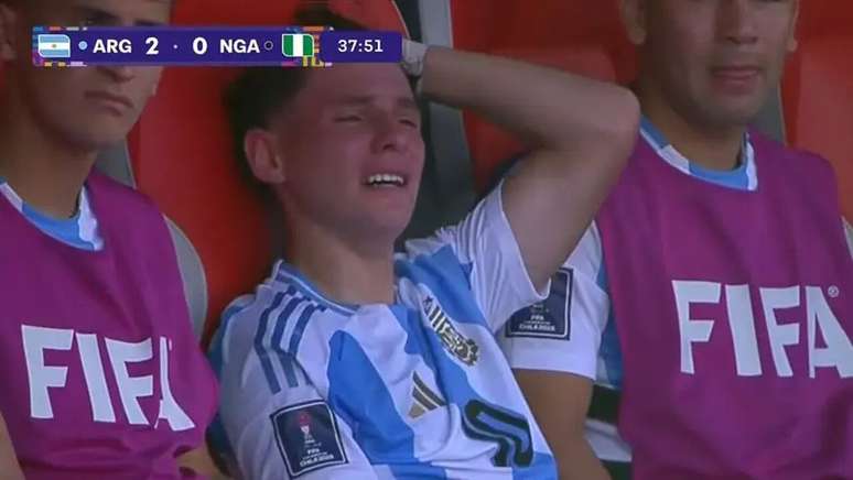 Jogador do Botafogo saiu chorando de campo –