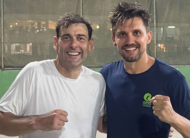 Paulo André à direita 