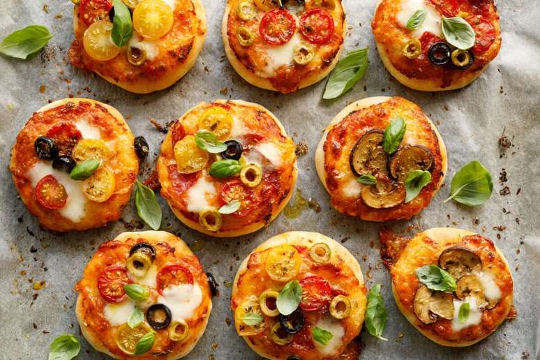 Mini colorful vegetable pizza Mini colorful vegetable pizza