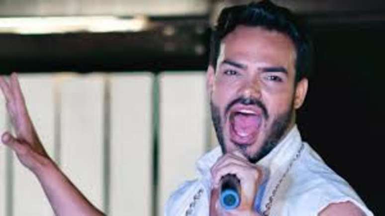 Apresentador Emilio Sue&ntilde;os