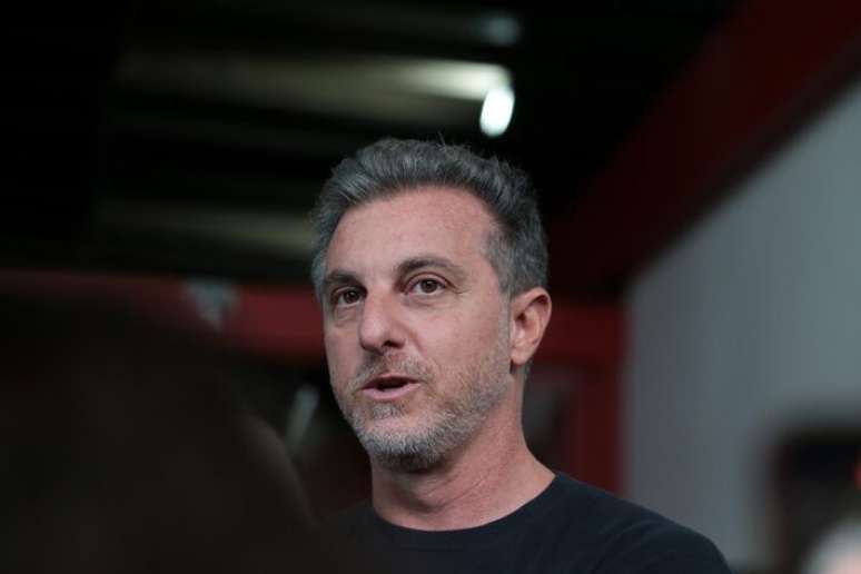 Banco controlado pelo Master patrocina quadro em programa de Huck