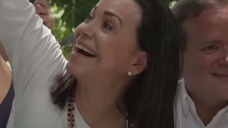 No país comandado por Nicolás Maduro, o Prêmio Nobel da Paz reconheceu o trabalho árduo de María Corina; saiba mais