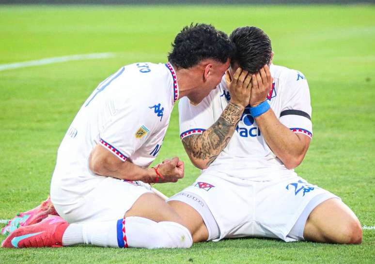 Jogador não conteve as lágrimas após balançar as redes em Rosario –