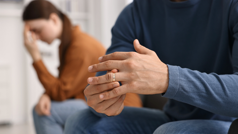 A trai&ccedil;&atilde;o &eacute; descrita por especialistas como qualquer a&ccedil;&atilde;o que v&aacute; contra os princ&iacute;pios do outro, podendo causar at&eacute; dist&uacute;rbios emocionais