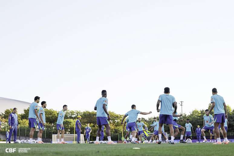 Jogadores da Seleção Brasileira em treinamento na Coreia do Sul