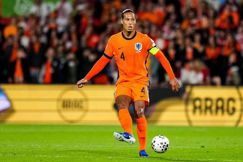 Virgil van Dijk (Holanda) durante jogo contra a Polônia, no dia 04.09.2025 