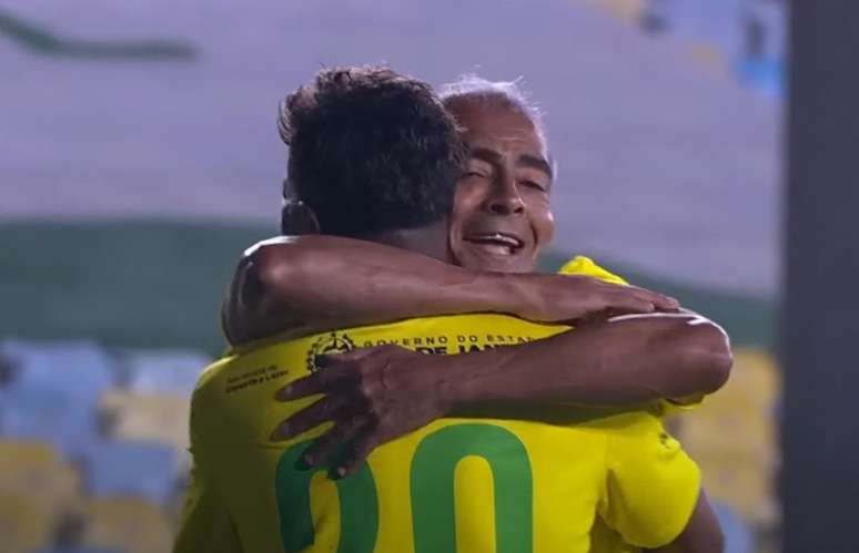 Rom&aacute;rio foi destaque em jogo beneficente no Maracan&atilde;-