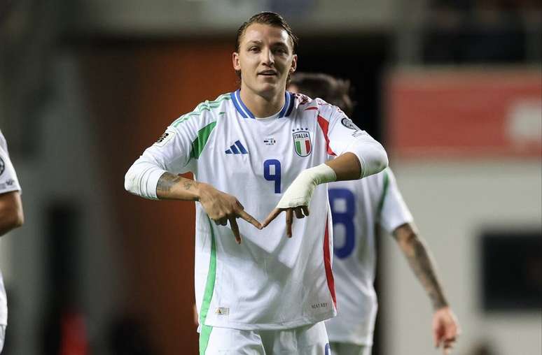 Retegui marcou um dos gols da vit&oacute;ria da It&aacute;lia sobre a Est&ocirc;nia &ndash;