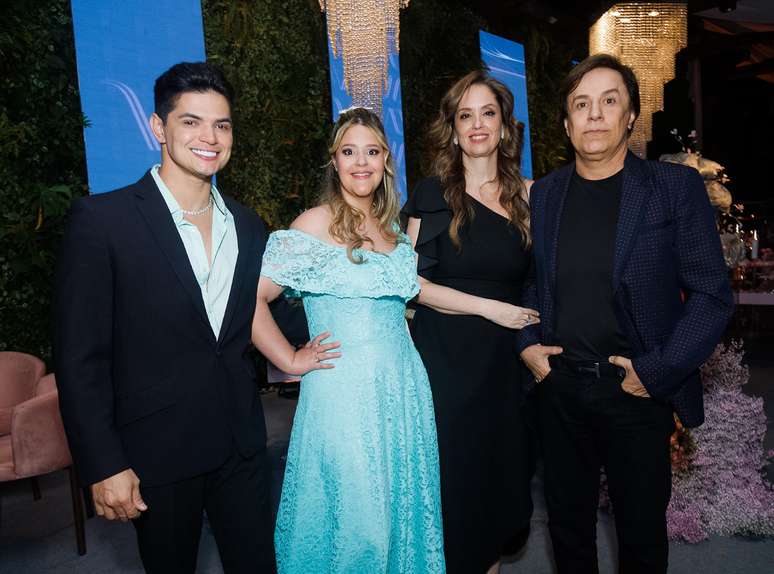 Son-in-law, daughter and wife of Tom Cavalcante 