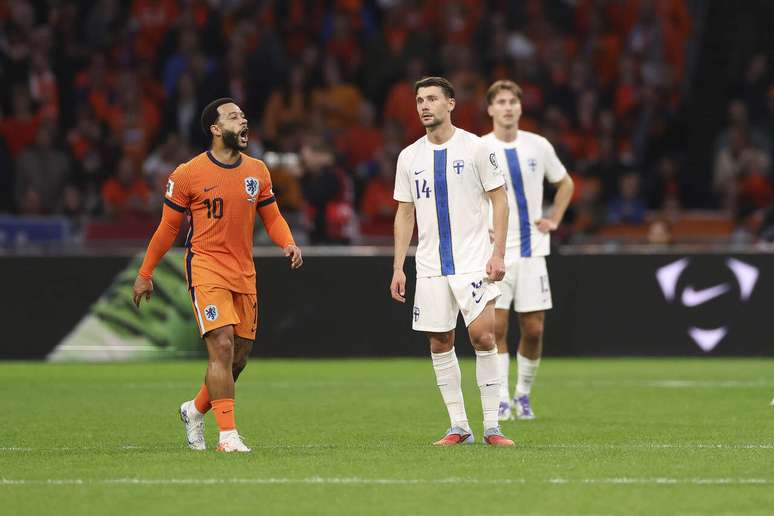 Depay foi o cara no triunfo por 4 a 0 sobre a Finlândia.