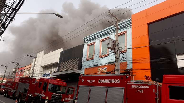 Unidade das Lojas Torra, na zona oeste de São Paulo, é atingida por incêndio