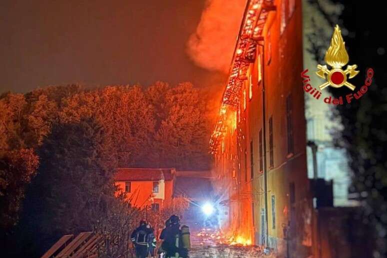Incêndio no Monastério de Bernaga, na Itália