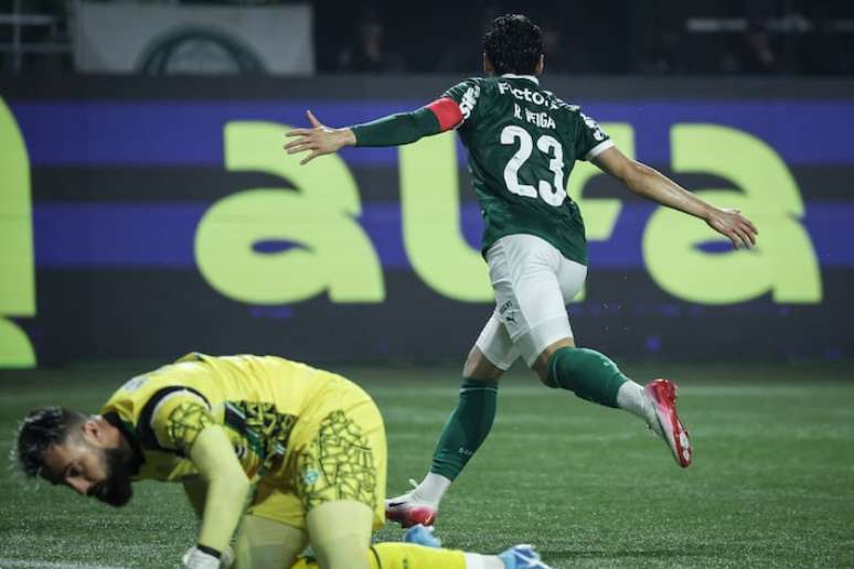 Veiga celebra fim das dores e vê ‘problema bom’ para Abel no Palmeiras