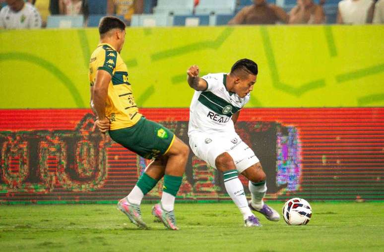 Coritiba buscou o ataque até o fim, mas a luta foi infrutífera. No apito final, deu Cuiabá: 1 a 0