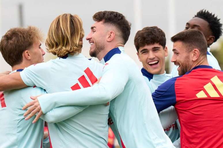 Treinamento da sele&ccedil;&atilde;o espanhola antes de encarar a Bulg&aacute;ria nas Eliminat&oacute;rias &ndash;