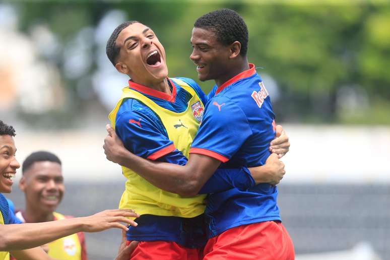 Luan Oliviera, Breno Moraes, jogadires do time sub-17 do Red Bull Bragantino. 