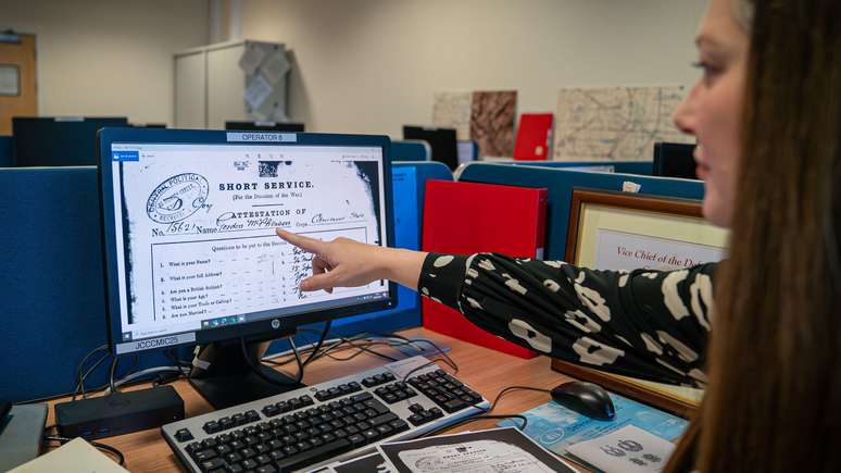 Os registros históricos ajudaram Nicola a identificar um dos soldados