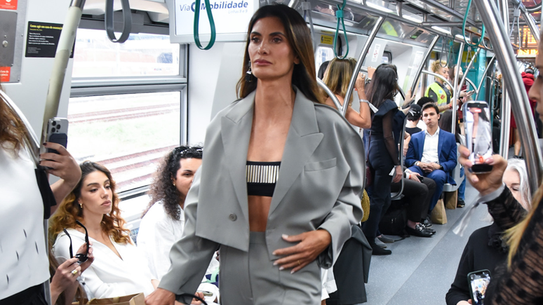 Isabella Fiorentino no desfile da Gloria Coelho no SPFW 