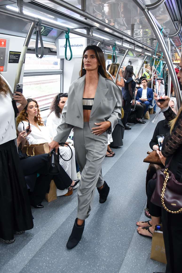 Isabella Fiorentino no desfile da Gloria Coelho no SPFW 