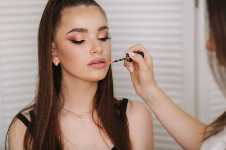 O universo audiovisual &eacute; uma das &aacute;reas mais valorizadas da maquiagem profissional 