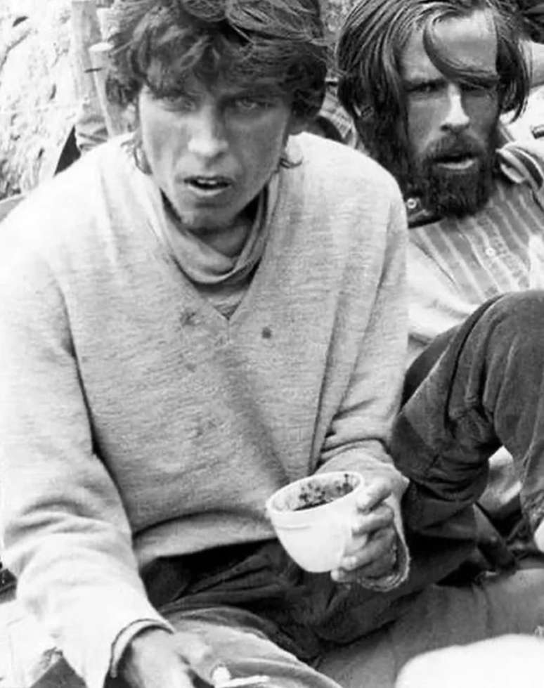 Álvaro Mangino, à esq. 