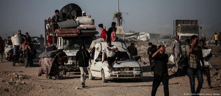 Palestinos retornam para o que sobrou de suas casas após o cessar-fogo entre Israel e Hamas